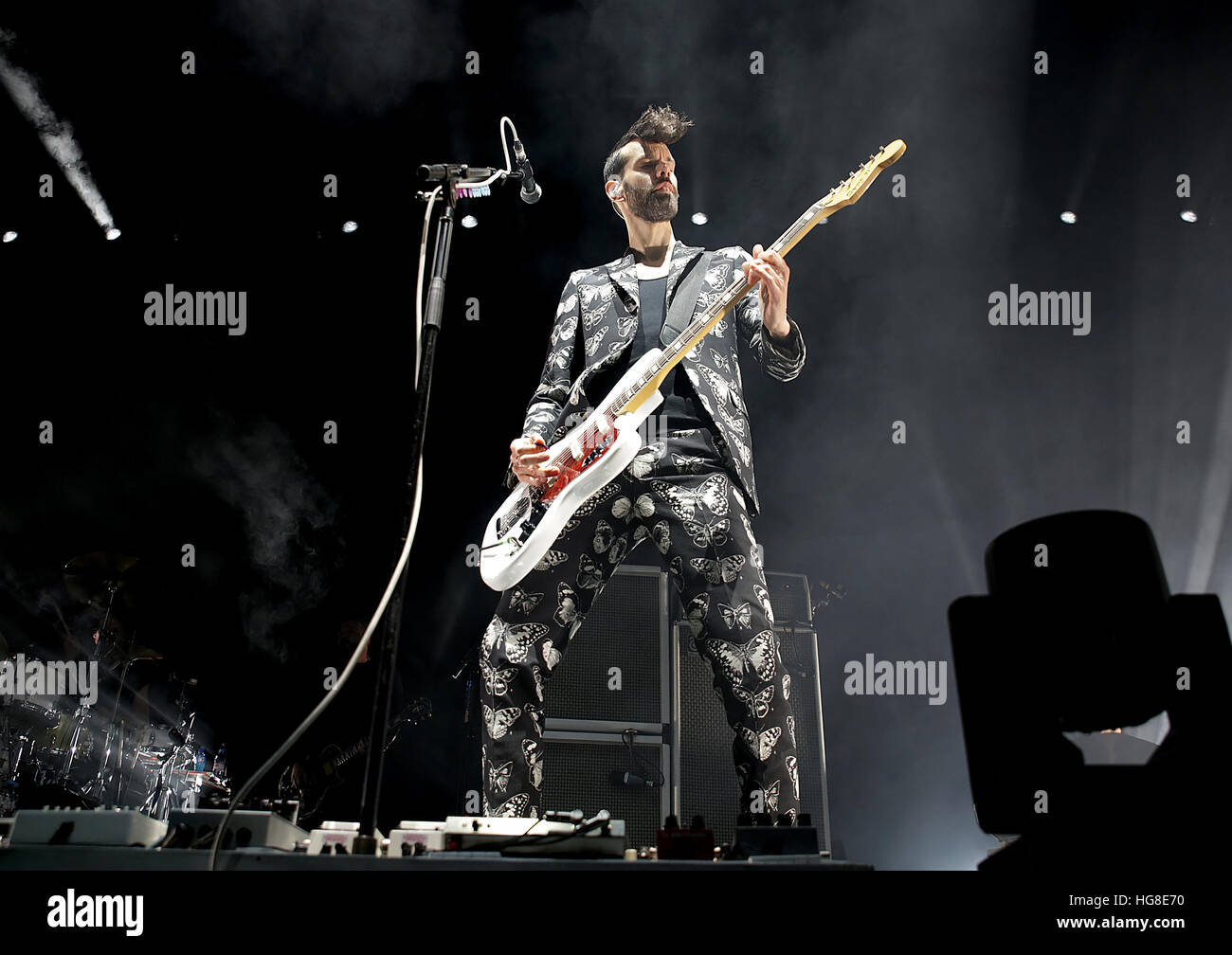 L'exécution de placebo à la Manchester Arena comprend : Placebo, Stefan Olsdal Où : Manchester, Royaume-Uni Quand : 05 déc 2016 Banque D'Images