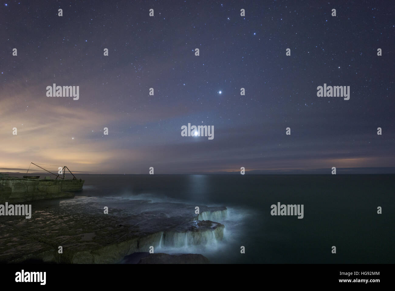 Planètes Vénus Mars & Jupiter aligner sur l'Île de Portland Dorset England UK Banque D'Images