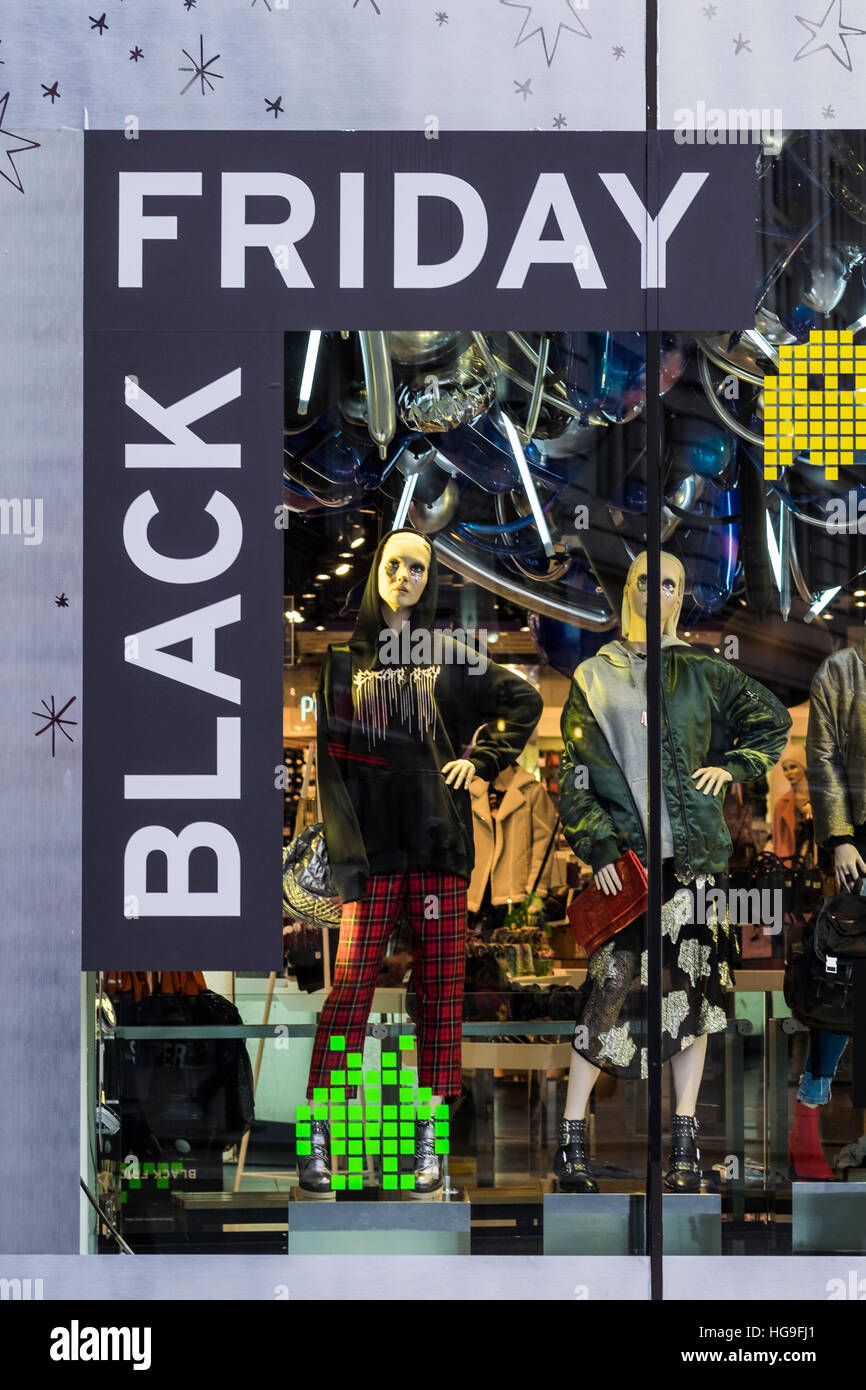 Vente Vendredi noir, Top Shop, Oxford Street, Londres, Angleterre, Royaume-Uni Banque D'Images