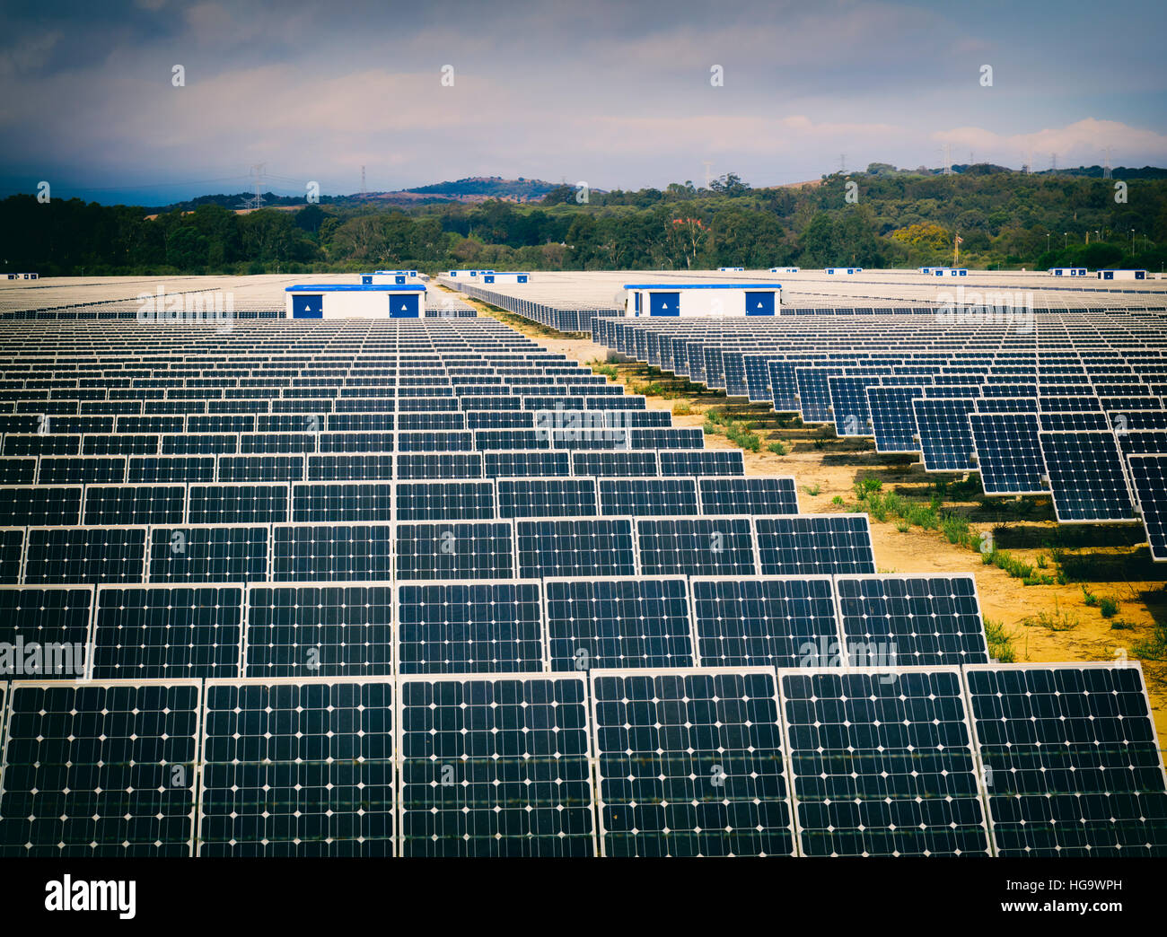 L'énergie solaire près de Guadarranque, San Roque, Cadiz Province, Espagne. Banque D'Images