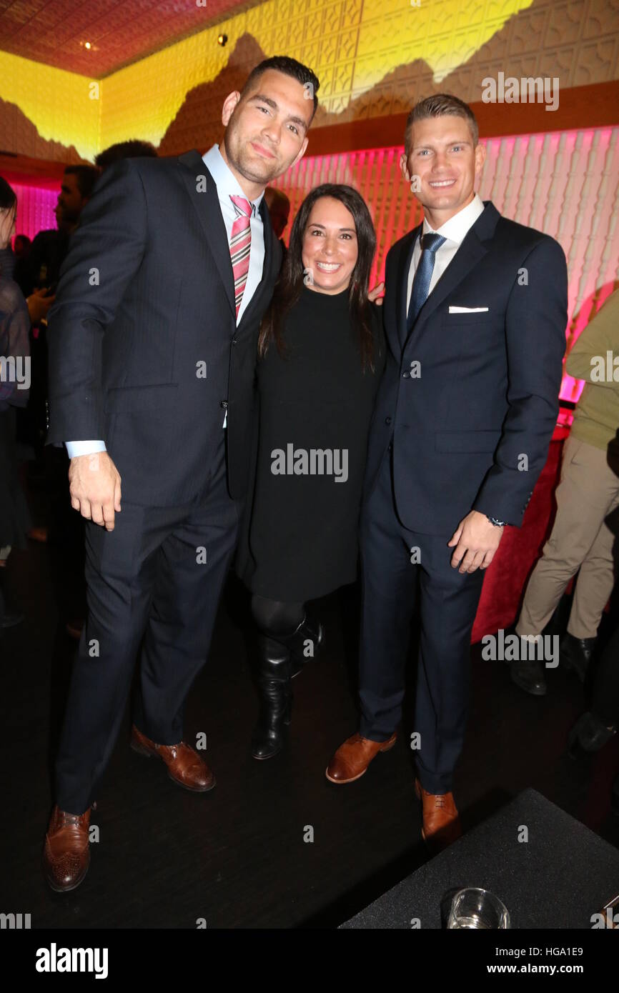 Chris Weidman, Samantha Yankees et Stephen "Wonderboy" Thompson assistant à Gotham magazine's célébration de son hiver 2016 question à Meguat Megu New York à New York. Avec : Chris Weidman, Samantha Yankees, Stephen Thompson, Wonderboy Où : New Yor Banque D'Images