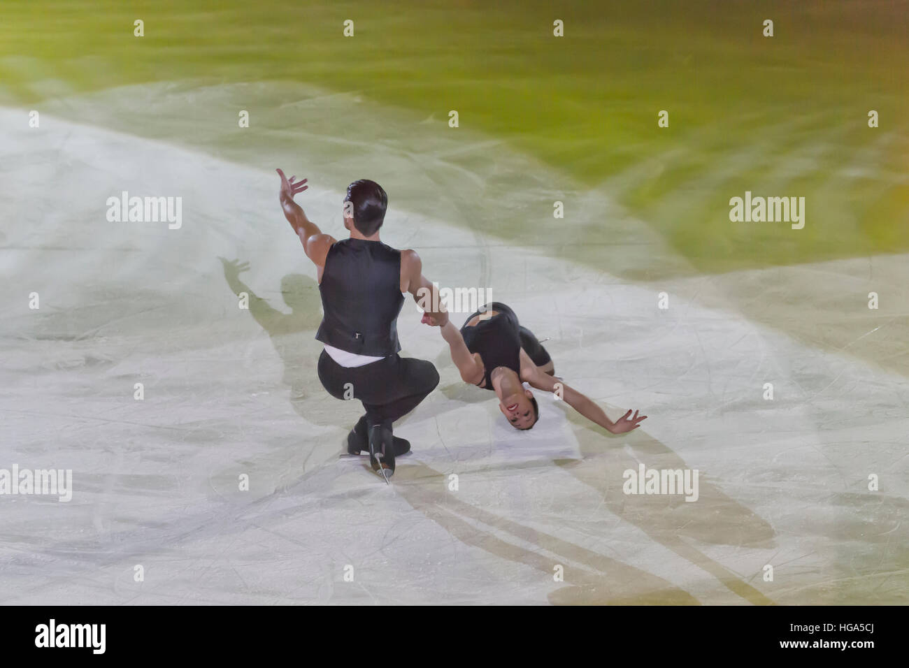 Patinage sur glace des champions de l'Italienne Nicole Della Monica & Matteo Guarise Banque D'Images