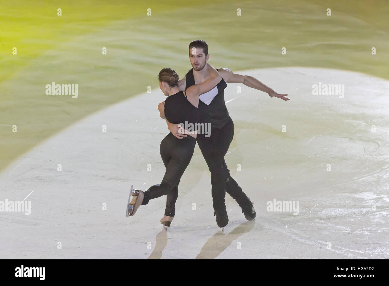 Patinage sur glace des champions de l'Italienne Nicole Della Monica & Matteo Guarise Banque D'Images