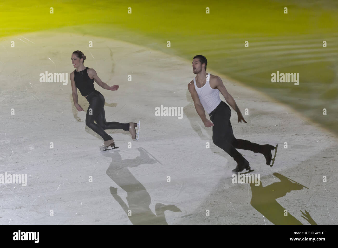 Patinage sur glace des champions de l'Italienne Nicole Della Monica & Matteo Guarise Banque D'Images
