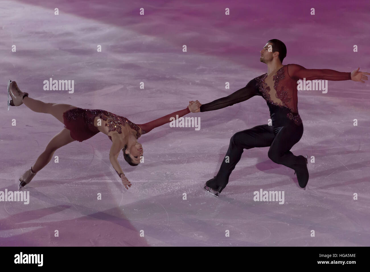 Patinage sur glace des champions de l'Italienne Nicole Della Monica & Matteo Guarise Banque D'Images