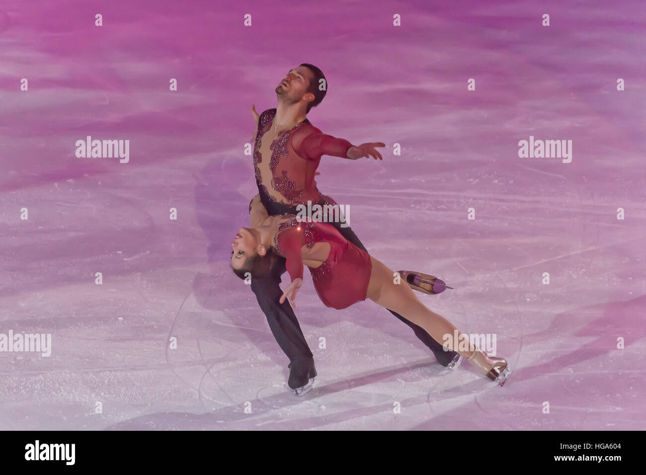 Patinage sur glace des champions de l'Italienne Nicole Della Monica & Matteo Guarise Banque D'Images