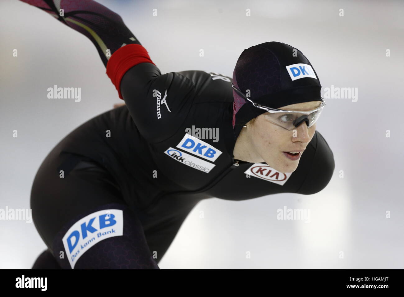 Heerenveen, aux Pays-Bas. 07Th Jan, 2017. Patinage sur glace allemand Roxanne Dufter en concurrence dans le championnat d'Europe de course de patins dans la patinoire Thialf à Heerenveen, Pays-Bas, 07 janvier 2017. Photo : Vincent Jannink/dpa/Alamy Live News Banque D'Images