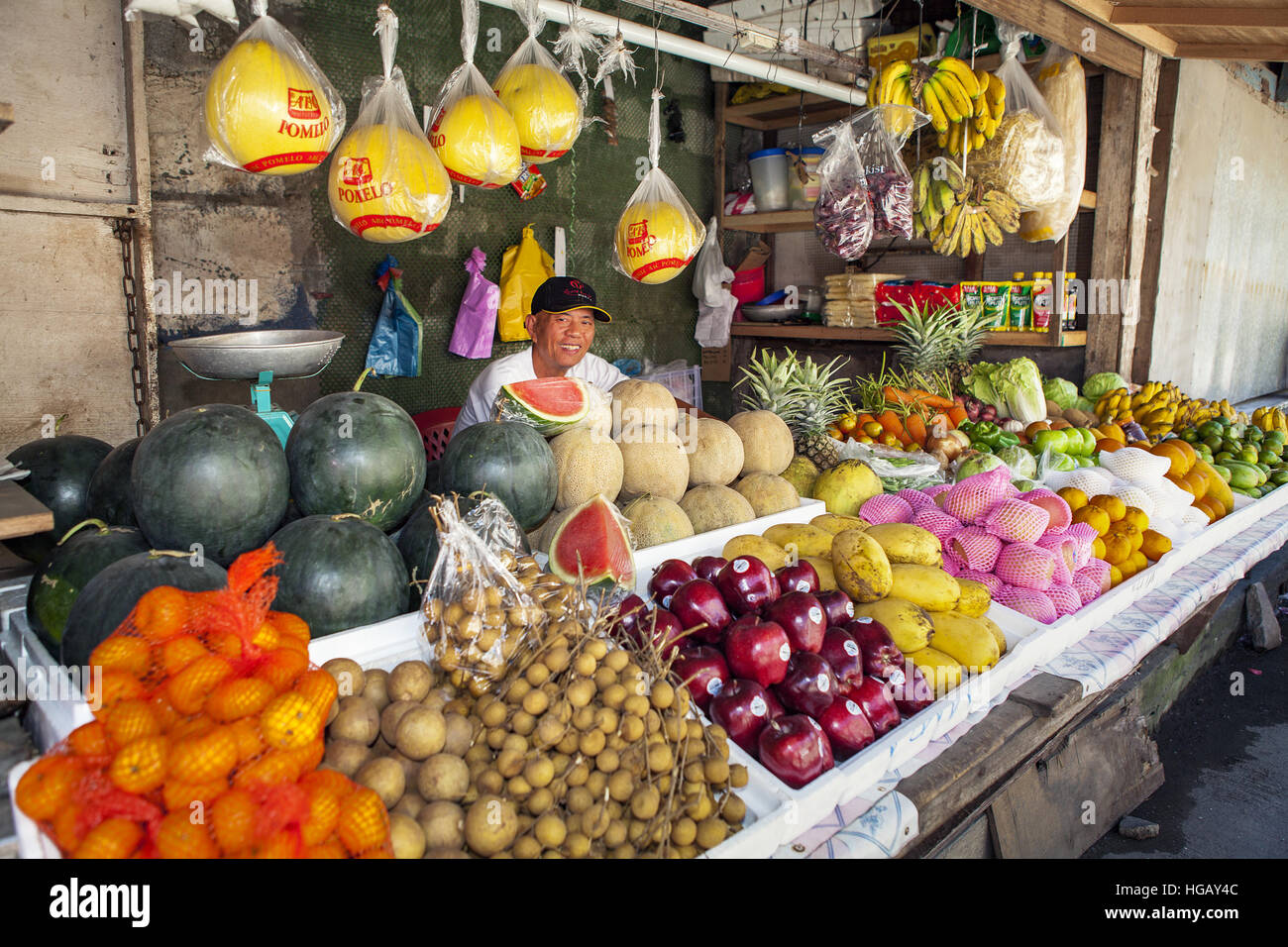 Fruits frais pour la vente au marché public de Barretto, l'île de Luzon, aux Philippines. Banque D'Images