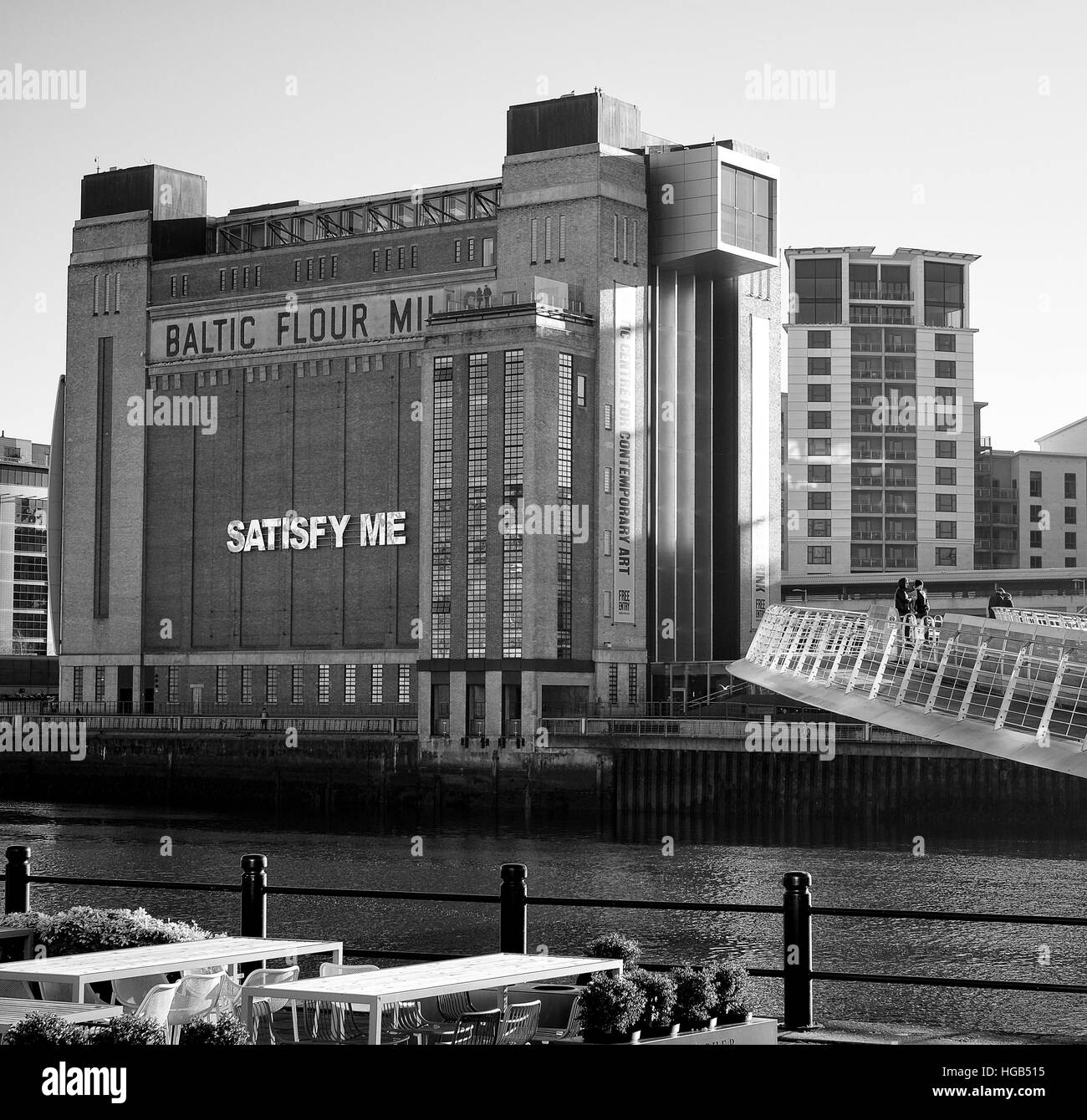 Galerie de la baltique et, Gateshead Millennium Bridge Banque D'Images