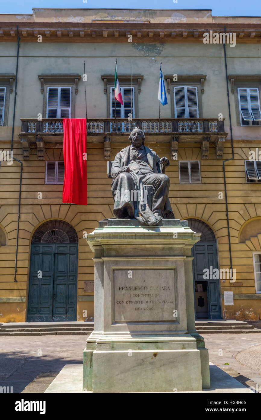 Lucca, Italie - 01 juillet 2016 : statue de Francesco Carrara. C'était un juriste et homme politique italien, l'un des principaux Le droit criminel s' Banque D'Images