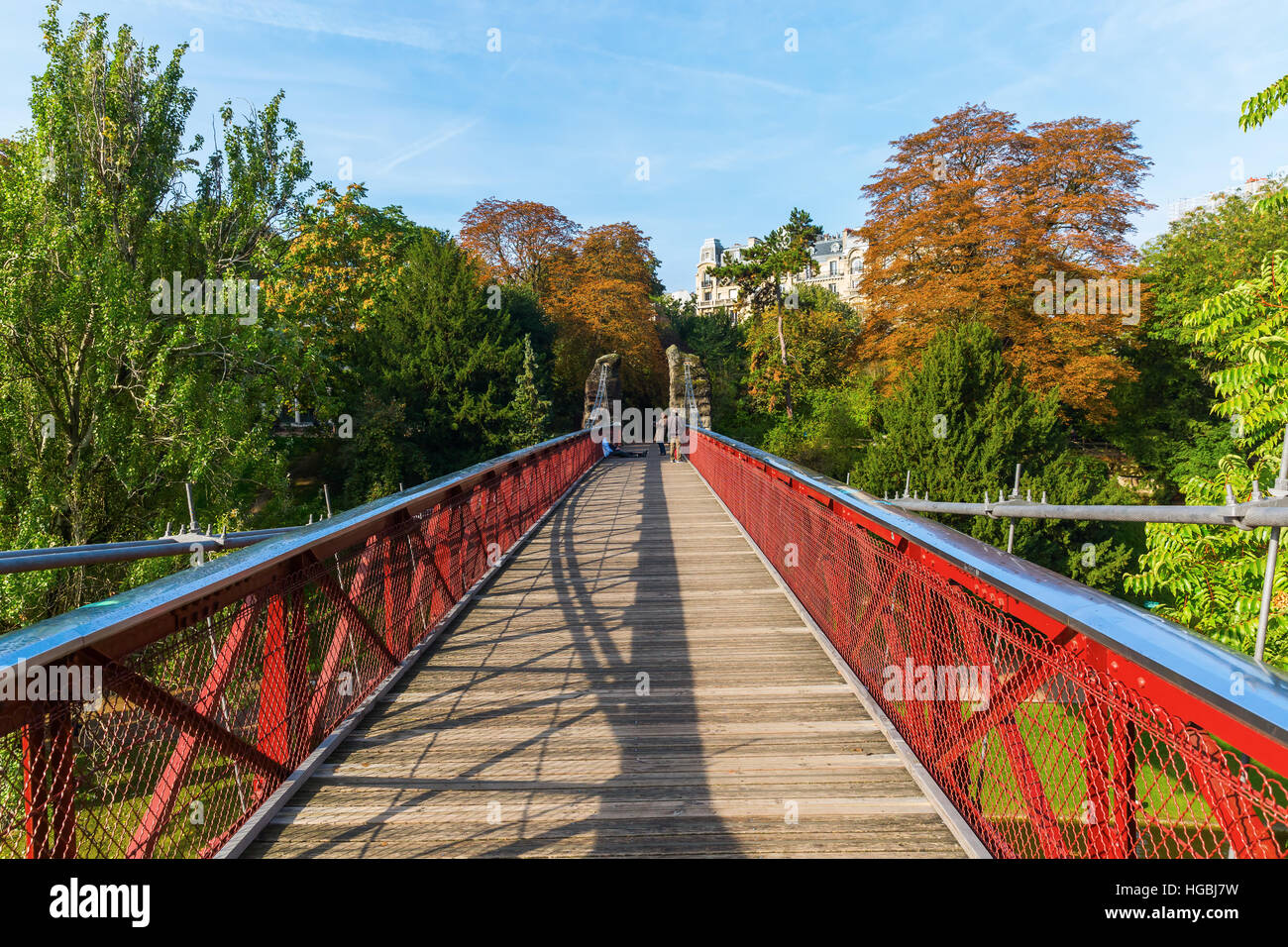 Bridge de Temple de la Sibylle dans le Parc des Buttes Chaumont à Paris, France Banque D'Images