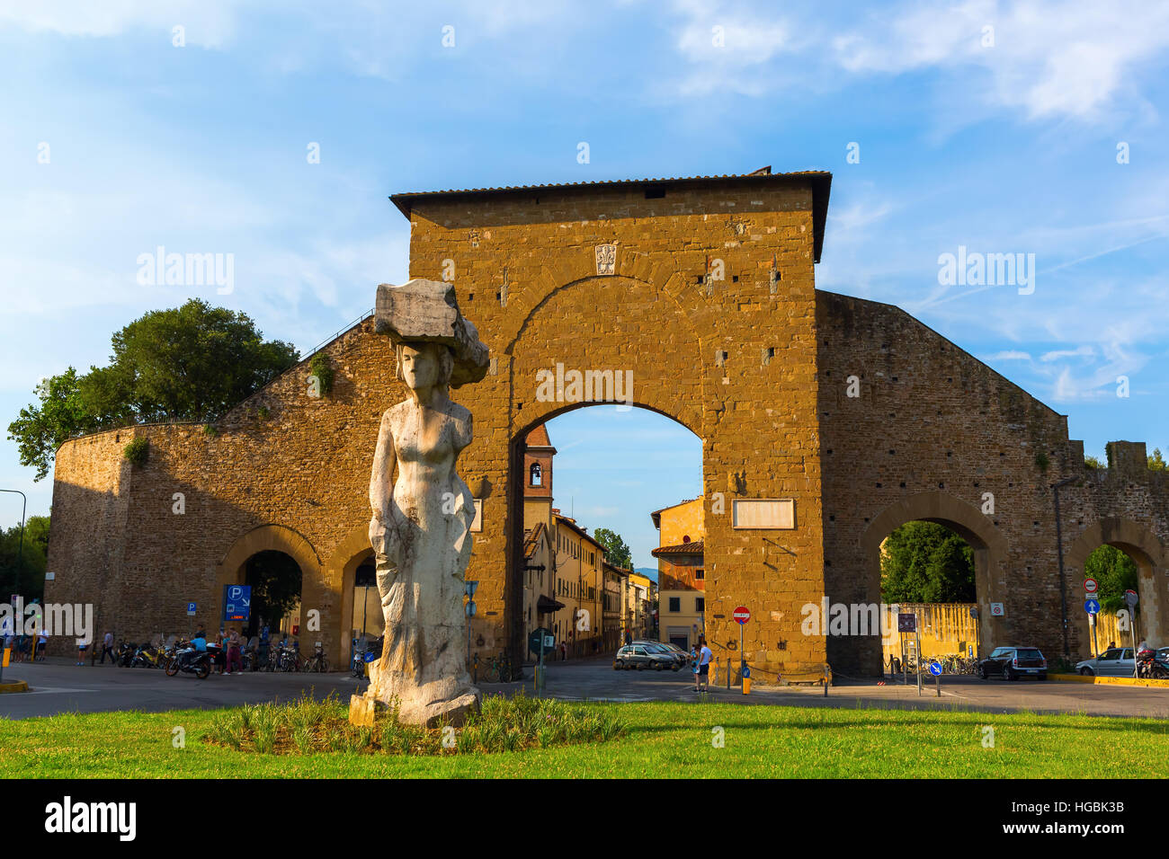 Statue en face de la Piazzale di Porta Romana à Florence, Italie Banque D'Images