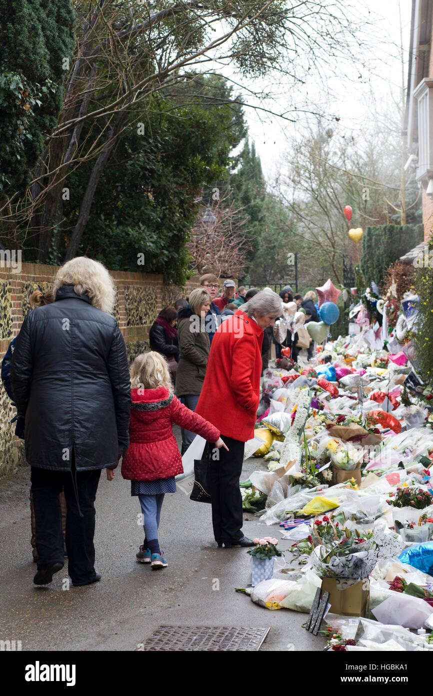 Hommages au regretté George Michael à son domicile à goring on Thames Banque D'Images