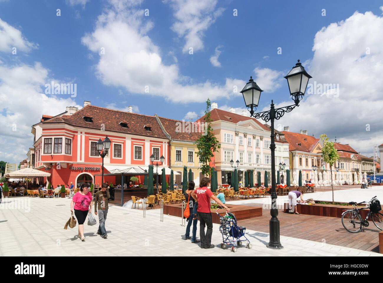 Györ (Raab) : la place Szechenyi, , Györ-Moson-Sopron, Hongrie Banque D'Images