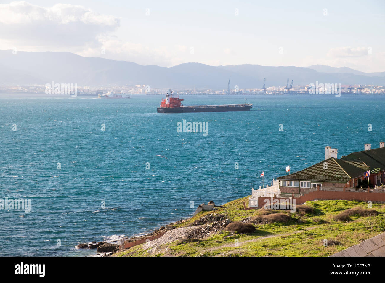 Vue sur la baie d'Algésiras de Europa Point, Gibraltar Banque D'Images