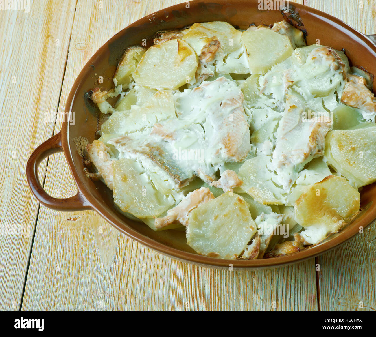 Casserole de saumon finlandais Lohilaatikko Banque D'Images