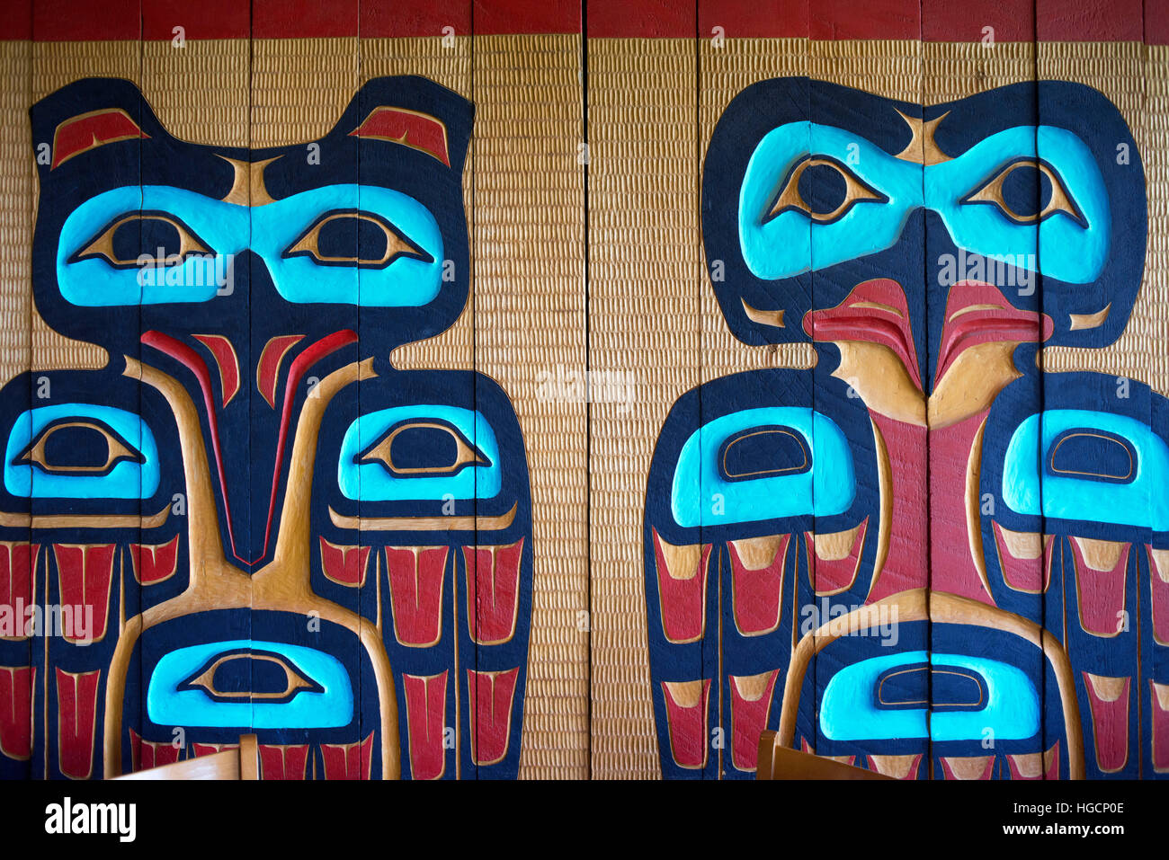 Pièce sculptée à la main dans l'Fairweather à manger. Bartlett Cove, Glacier Bay National Park, Alaska. Ici, il y a 200 ans tout juste se leva le museau d'un 100- Banque D'Images
