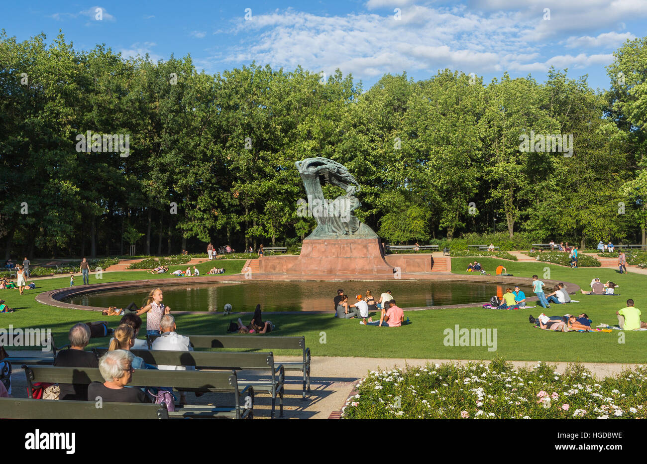 Parc Lazienki et Chopin Monument à Varsovie Banque D'Images