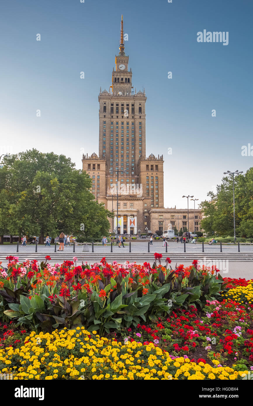 Palais de la Culture et de la science dans la construction de la ville de Varsovie Banque D'Images