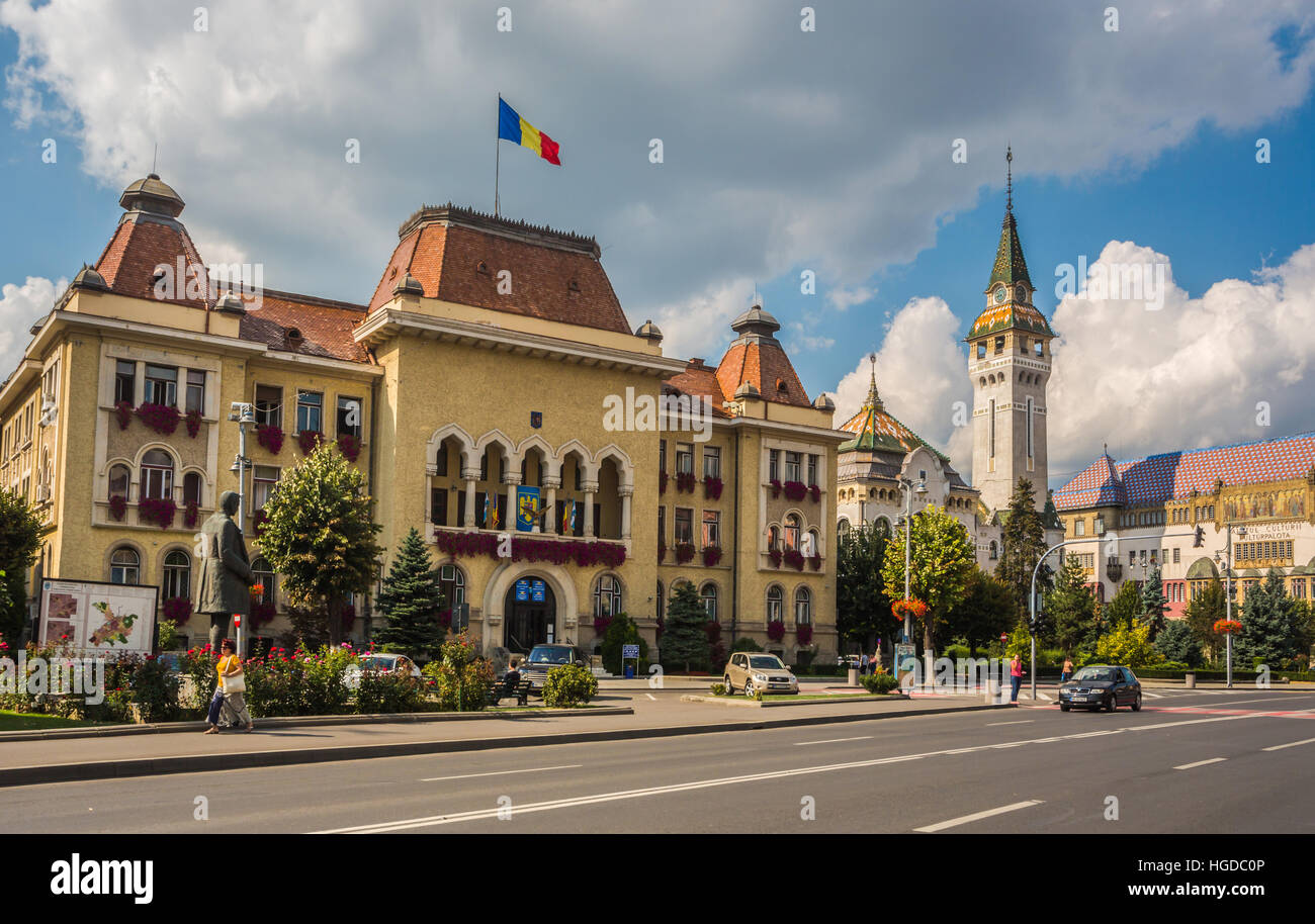 Roumanie, Targu Mures Ville, l'Hôtel de Ville et bâtiment Préfecture Banque D'Images