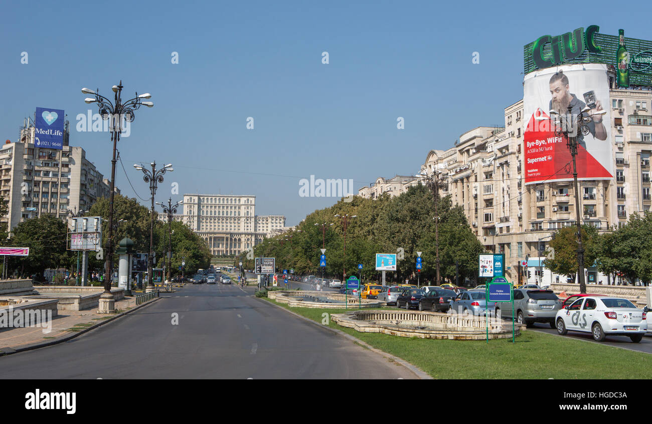 Roumanie, Bucarest ville, boulevard Unirii et bâtiment du Parlement européen Banque D'Images
