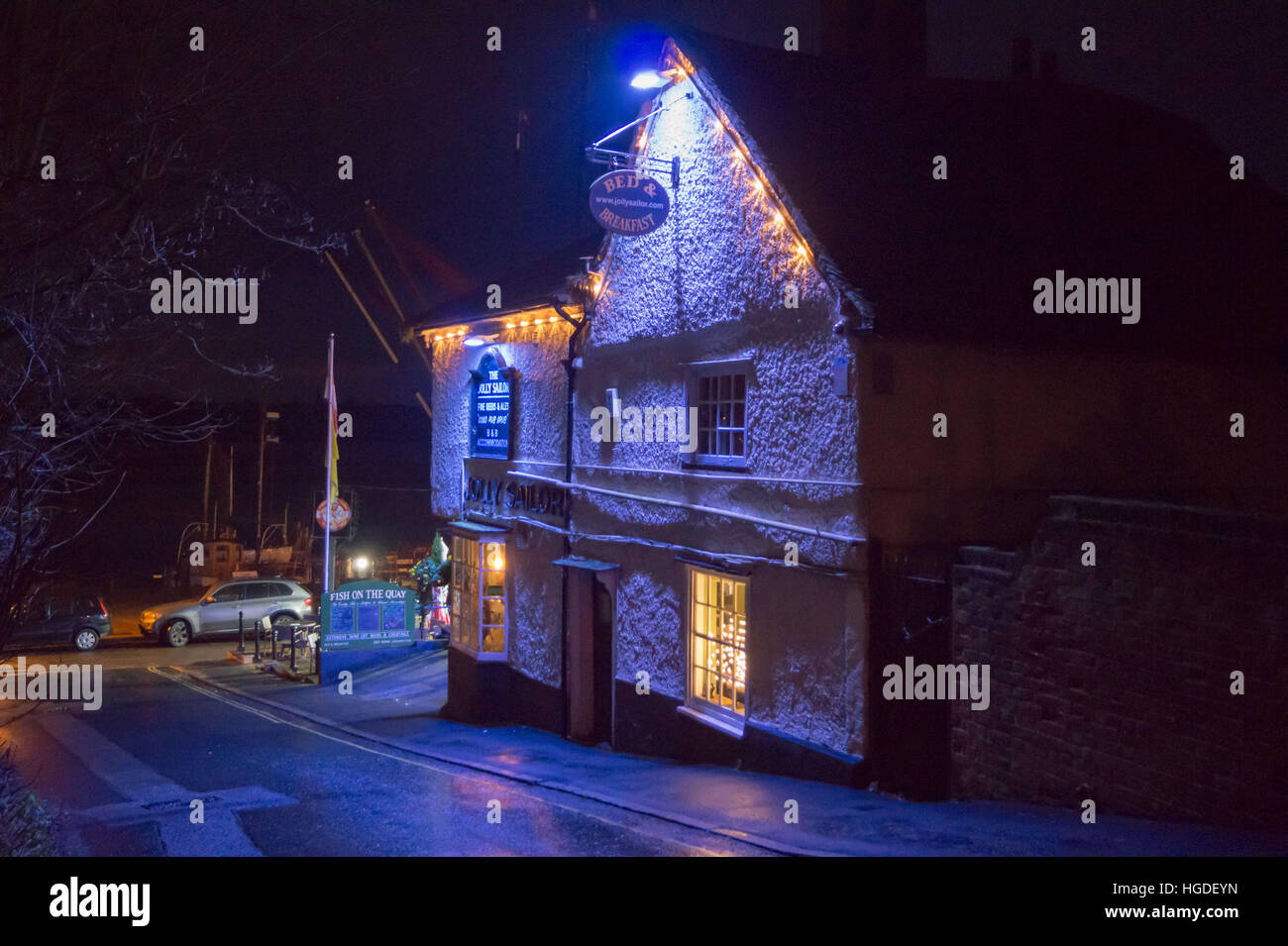 Jolly Sailor pub à l'extérieur nuit, l'Hythe, Maldon, Essex, Angleterre Banque D'Images