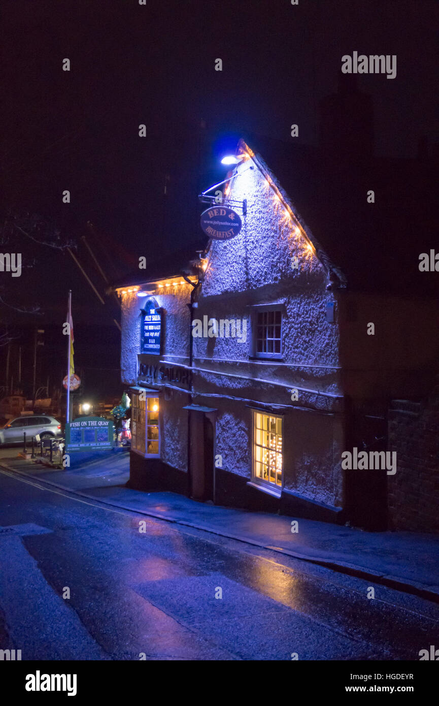 Jolly Sailor pub à l'extérieur nuit, l'Hythe, Maldon, Essex, Angleterre Banque D'Images