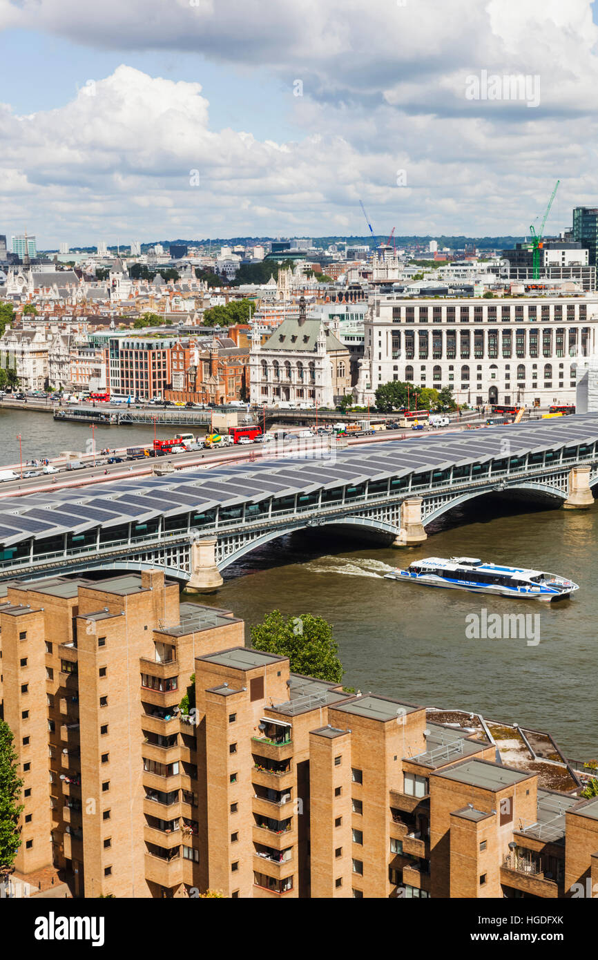 L'Angleterre, Londres, Blackfriars Bridge et Victoria Embankment Banque D'Images