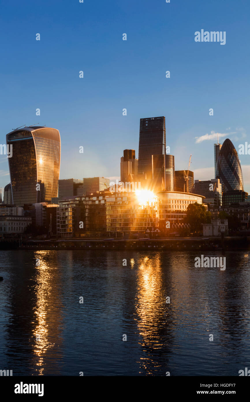 L'Angleterre, Londres, ville et Rivière Thames Banque D'Images