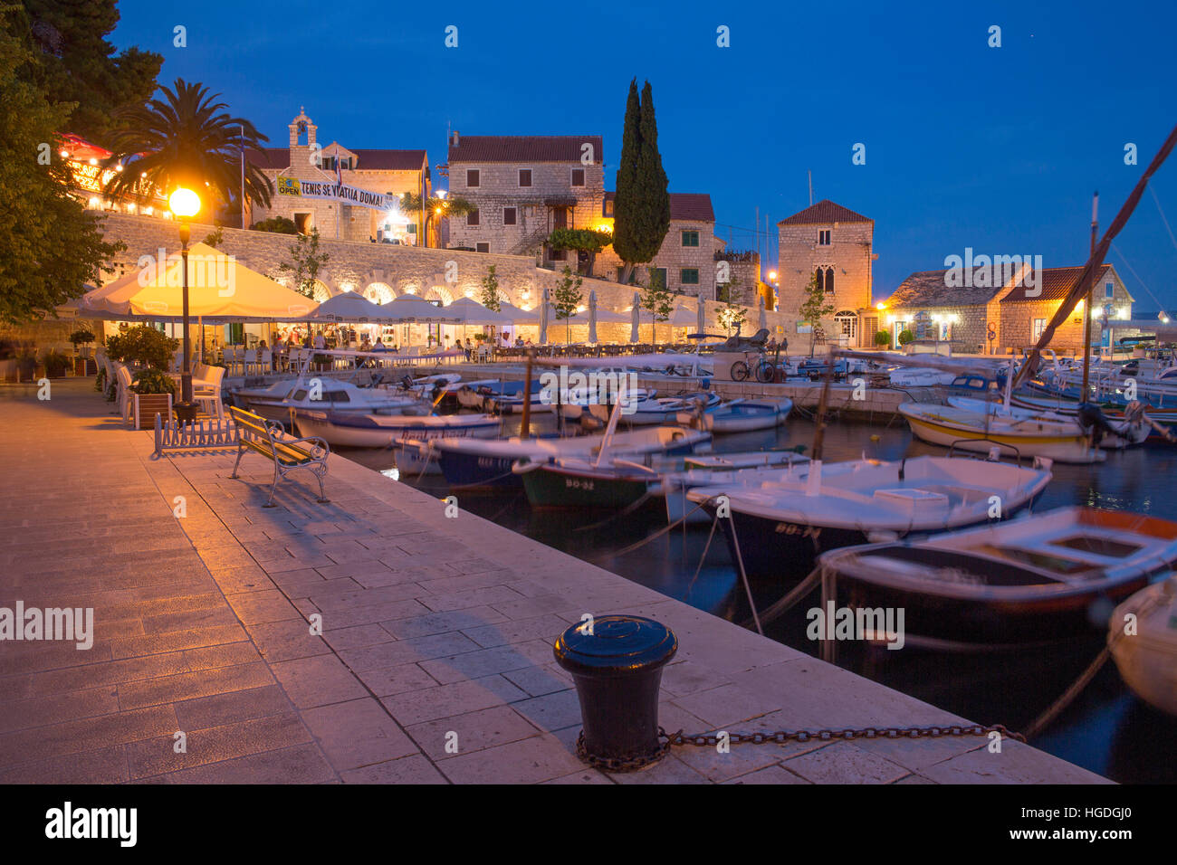 Front de mer de Bol sur l'île de Brac, Banque D'Images