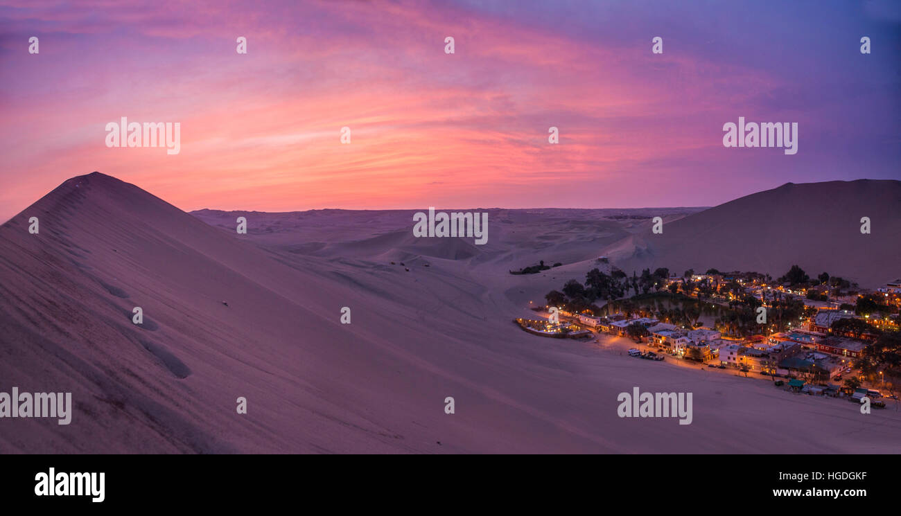 Dunes de sable près de oasis, Huanachina Banque D'Images