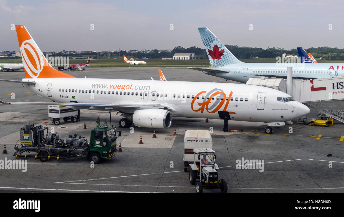 Transporteur à bas prix GOL l'aéroport Guarulhos 737 Sao Paulo Brésil Banque D'Images