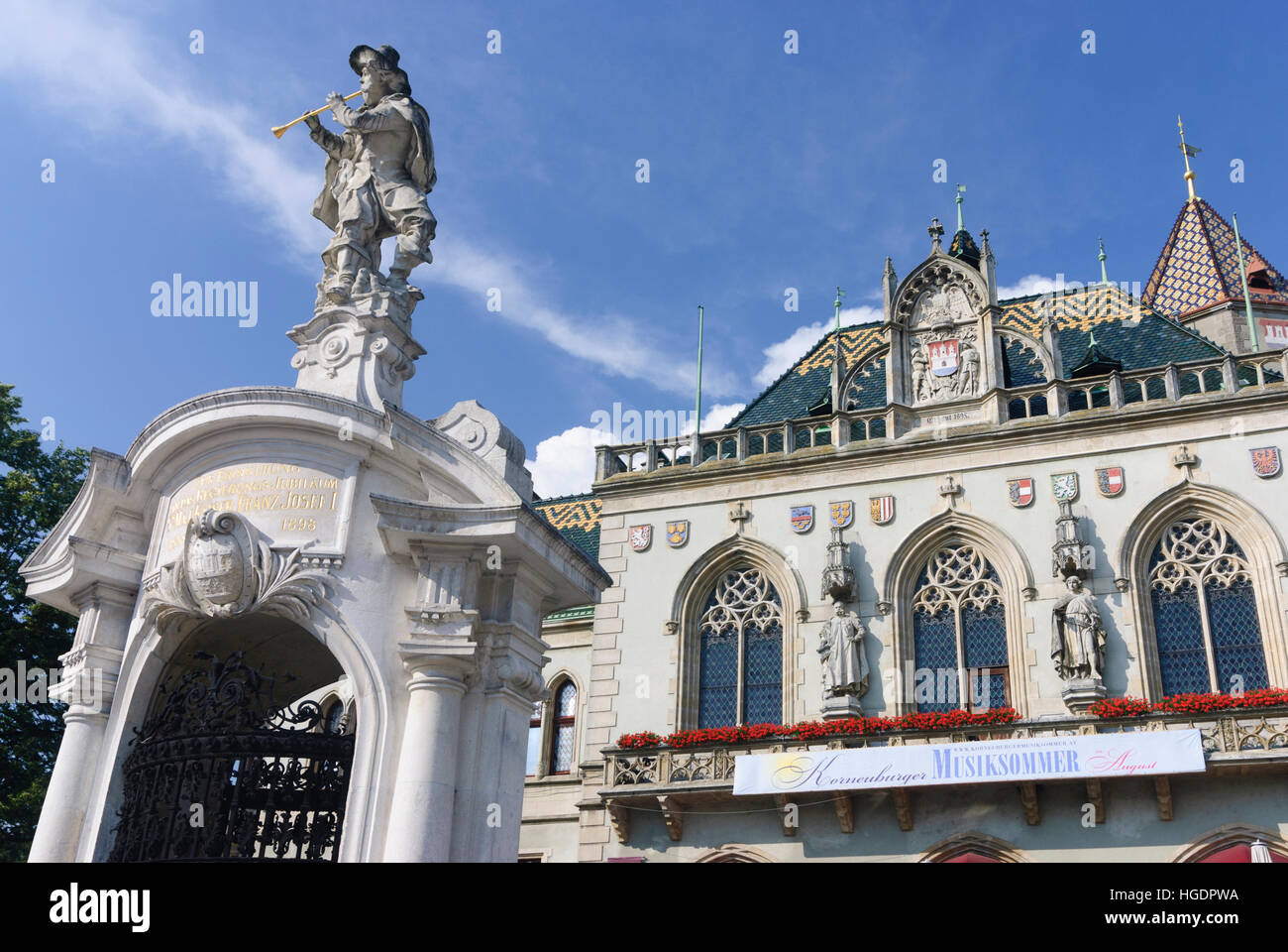 Hôtel de Ville : Korneuburg avec rat-catcher bien, Donau, Niederösterreich, Autriche, Basse Autriche Banque D'Images