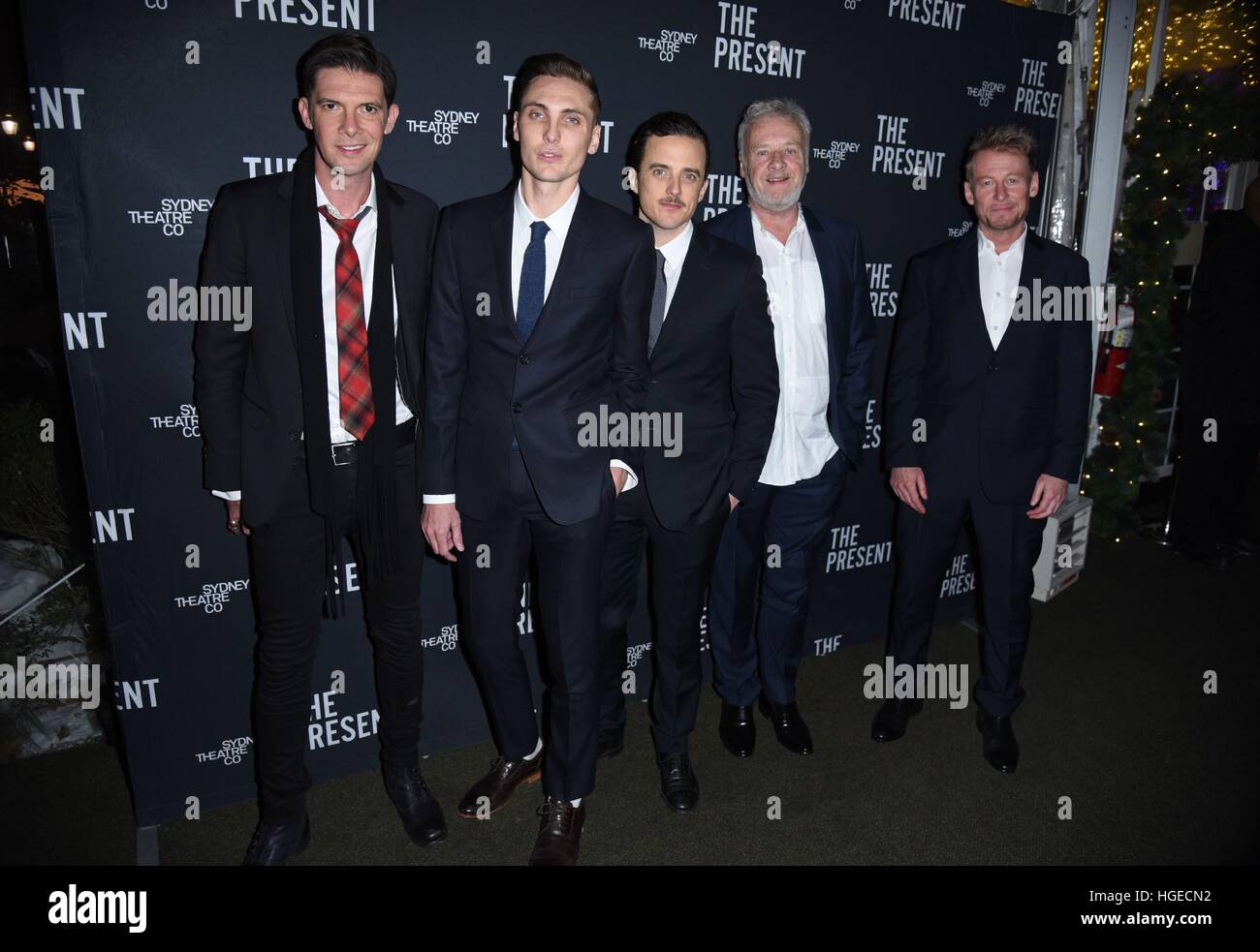 New York, NY, USA. 8 janvier, 2017. Toby Schmitz, Eamon Farren, Chris Ryan, Martin Jacobs, Richard Roxburgh présents pour la soirée d'ouverture actuelle sur Broadway, l'Barrymore Theatre, New York, NY 8 Janvier, 2017. © Derek Storm/Everett Collection/Alamy Live News Banque D'Images