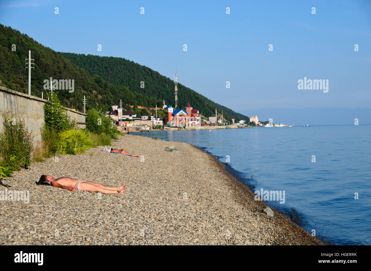 Plage rocheuse du lac Baikal Banque D'Images