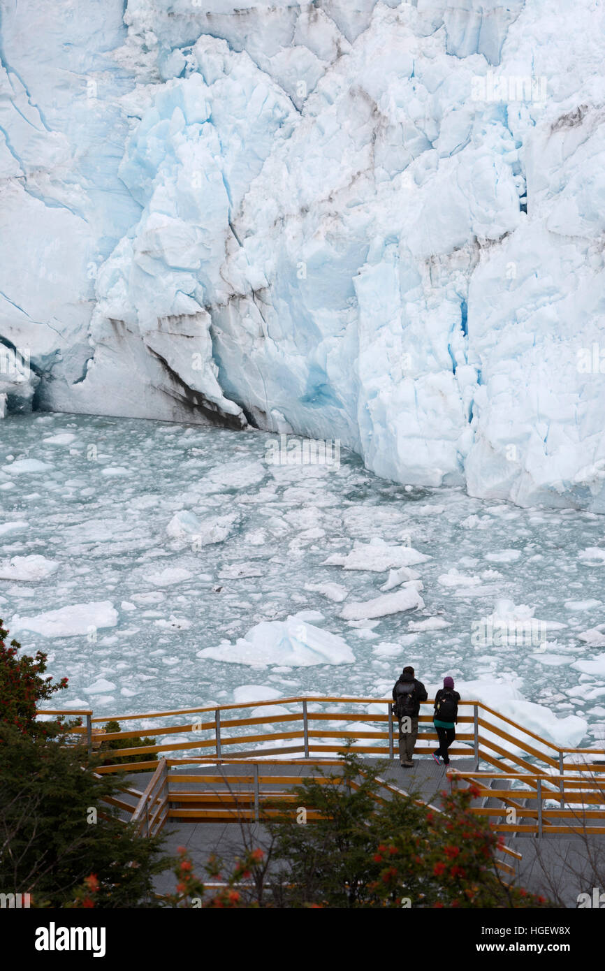 Perito Moreno Glacier sur le lac Argentino, El Calafate, parc national Los Glaciares, Patagonie, Argentine, Amérique du Sud Banque D'Images