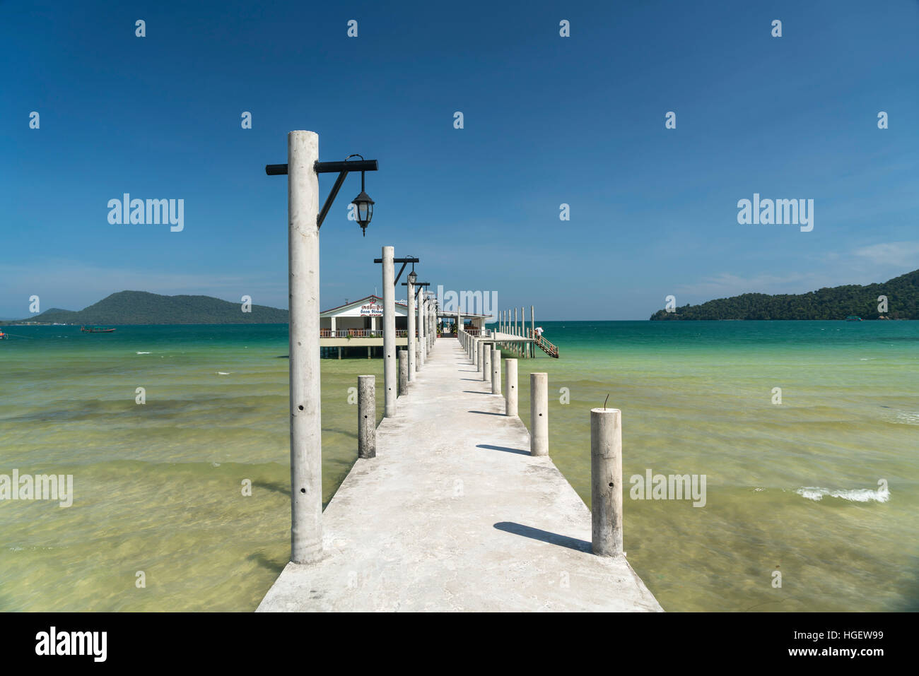Jetée de la baie de sarrasine, l'île de Koh Rong Sanloem, Sihanoukville, Cambodge Banque D'Images