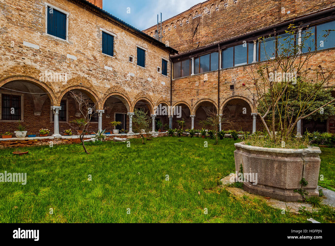 Italie Vénétie Venise Île St. Elena - Église de St Elena - Cloître Banque D'Images