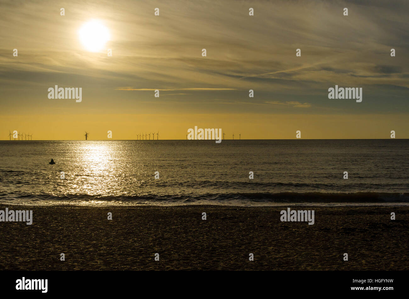 Gunfleet Sands ferme éolienne au large de la côte de Clacton On Sea Essex Angleterre Boxing Day 2016 Banque D'Images