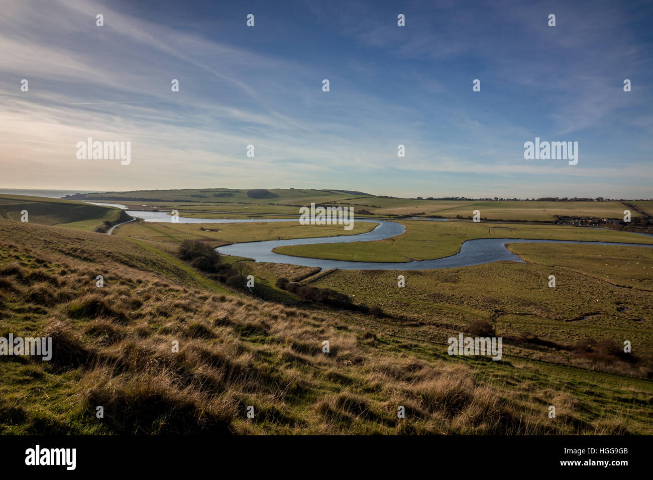 Cuckmere Valley où la rivière Cuckmere s'exécute jusqu'à la mer. Banque D'Images