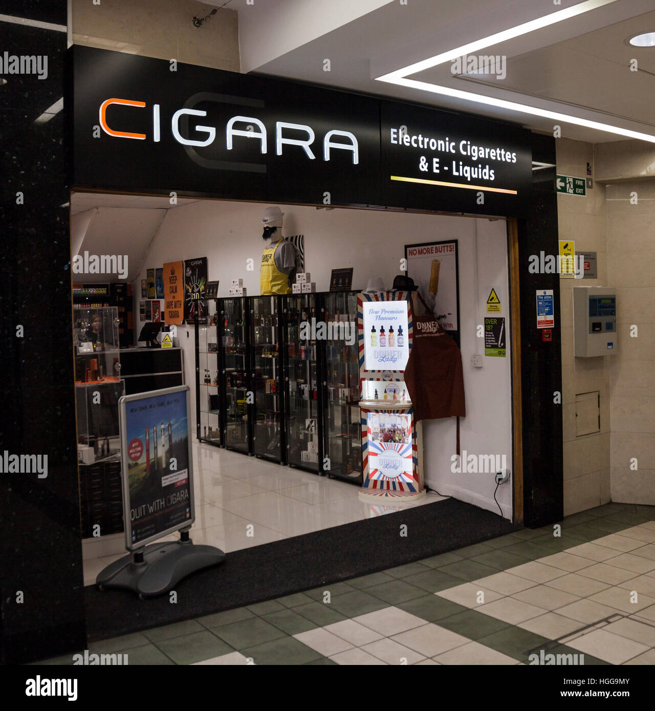 Cigara shop à Darlington vente E cigarettes et liquides E Banque D'Images