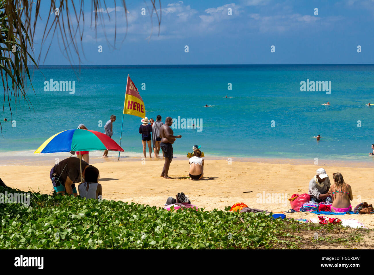 Histoire Plage sur l'île de Phuket dans le début de la saison Banque D'Images