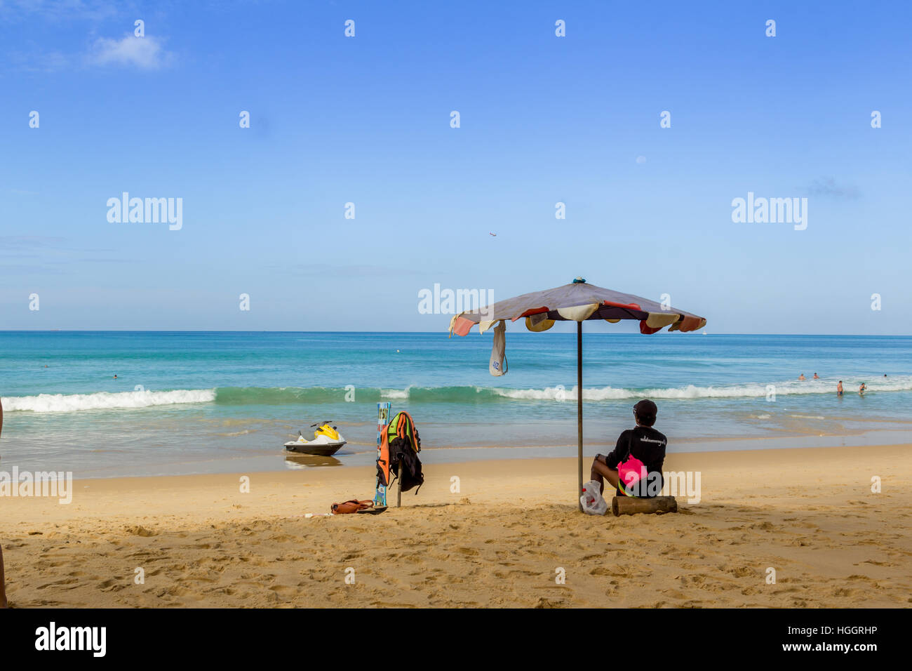 Histoire Plage sur l'île de Phuket dans le début de la saison Banque D'Images