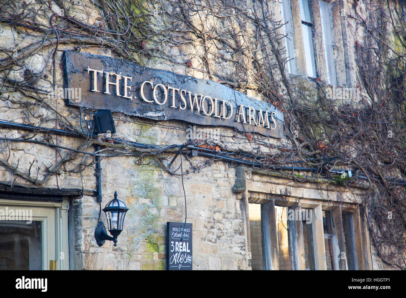 Cotswolds Arms public house pub bar dans le village de Burford, Oxfordshire, Angleterre, Cotswolds Banque D'Images