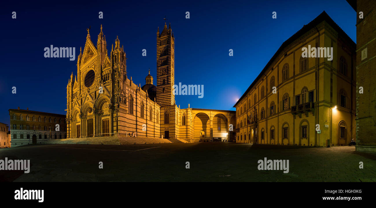 La Cathédrale de Sienne, Cattedrale di Santa Maria Assunta, scène de nuit, Sienne, Toscane, Italie Banque D'Images