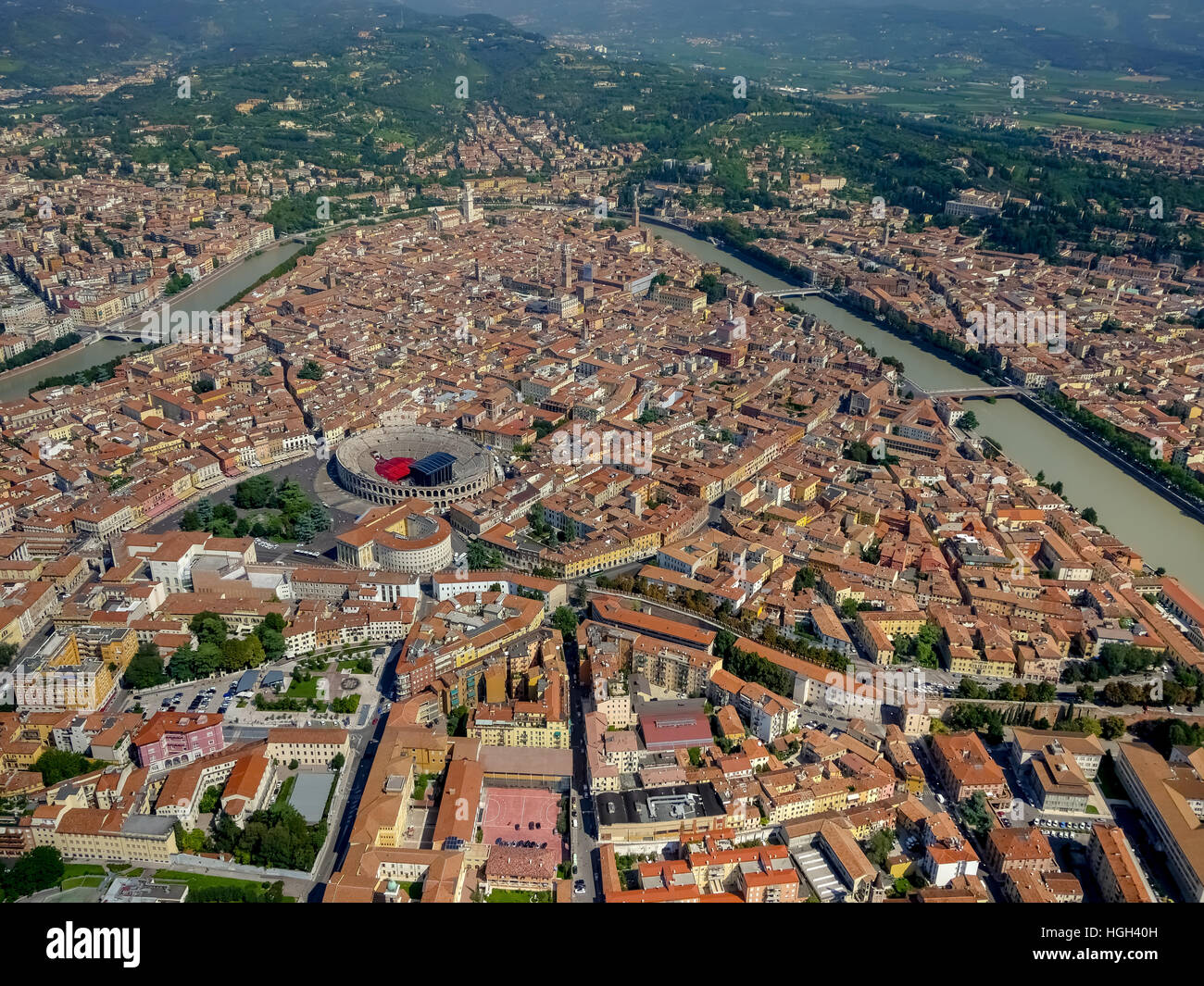 Vue sur la ville, centre-ville avec Arena di Verona, Adige, Province de Vérone, Vénétie, Italie Banque D'Images