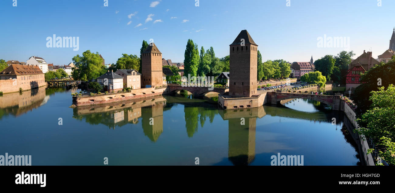 Pont couvert Pont couverts en Strasbourgh dans le quartier Petite France, Alsace Banque D'Images