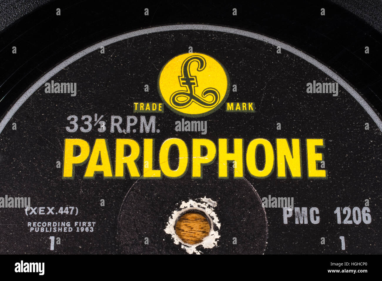 Londres, UK - 4 janvier 2017 : un gros plan du parlophone Records symbole sur un disque vinyle vintage. Banque D'Images