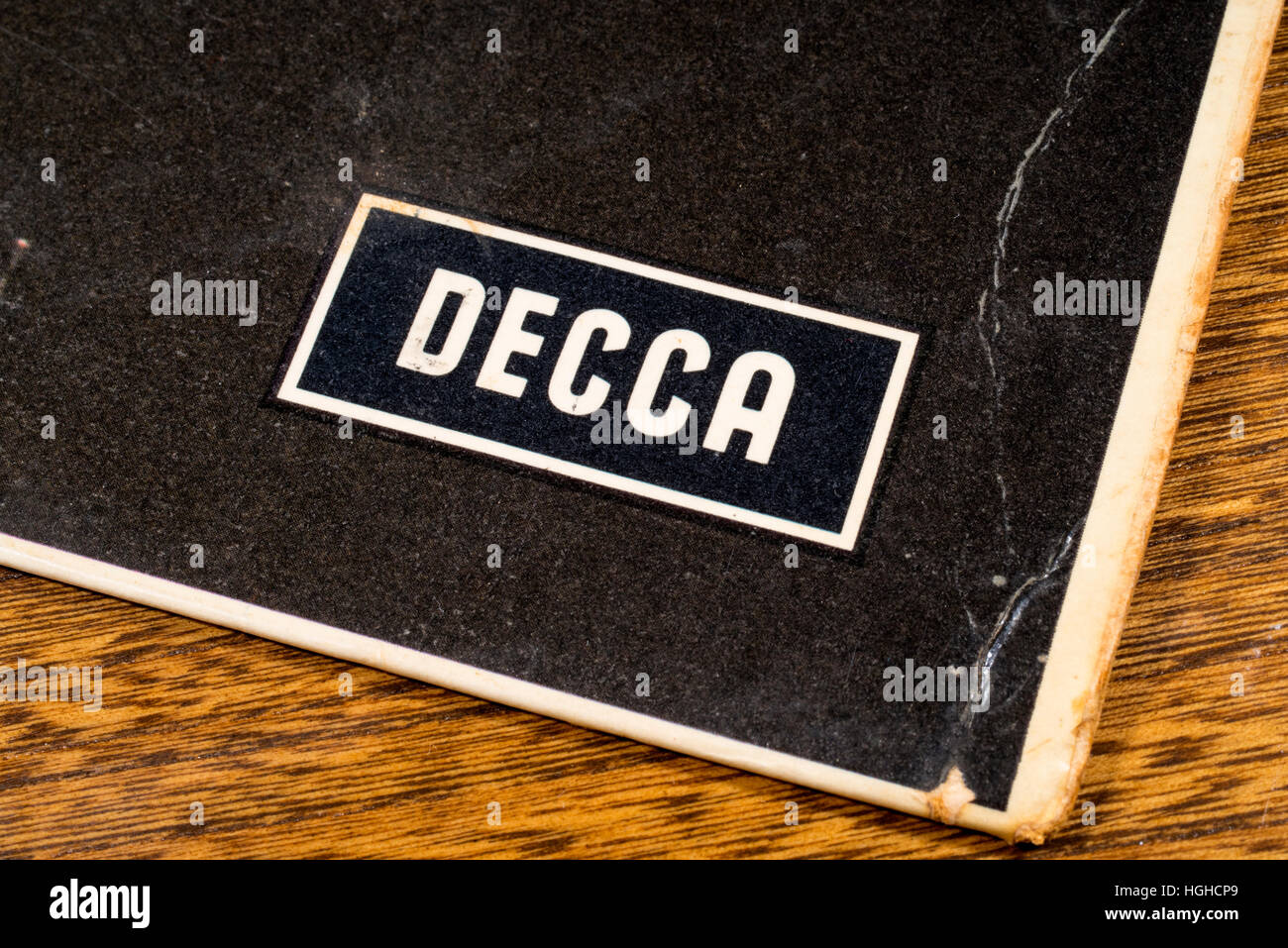 Londres, UK - 4 janvier 2017 : un gros plan de la Decca Records symbole sur le coin d'un disque vinyle vintage. Banque D'Images