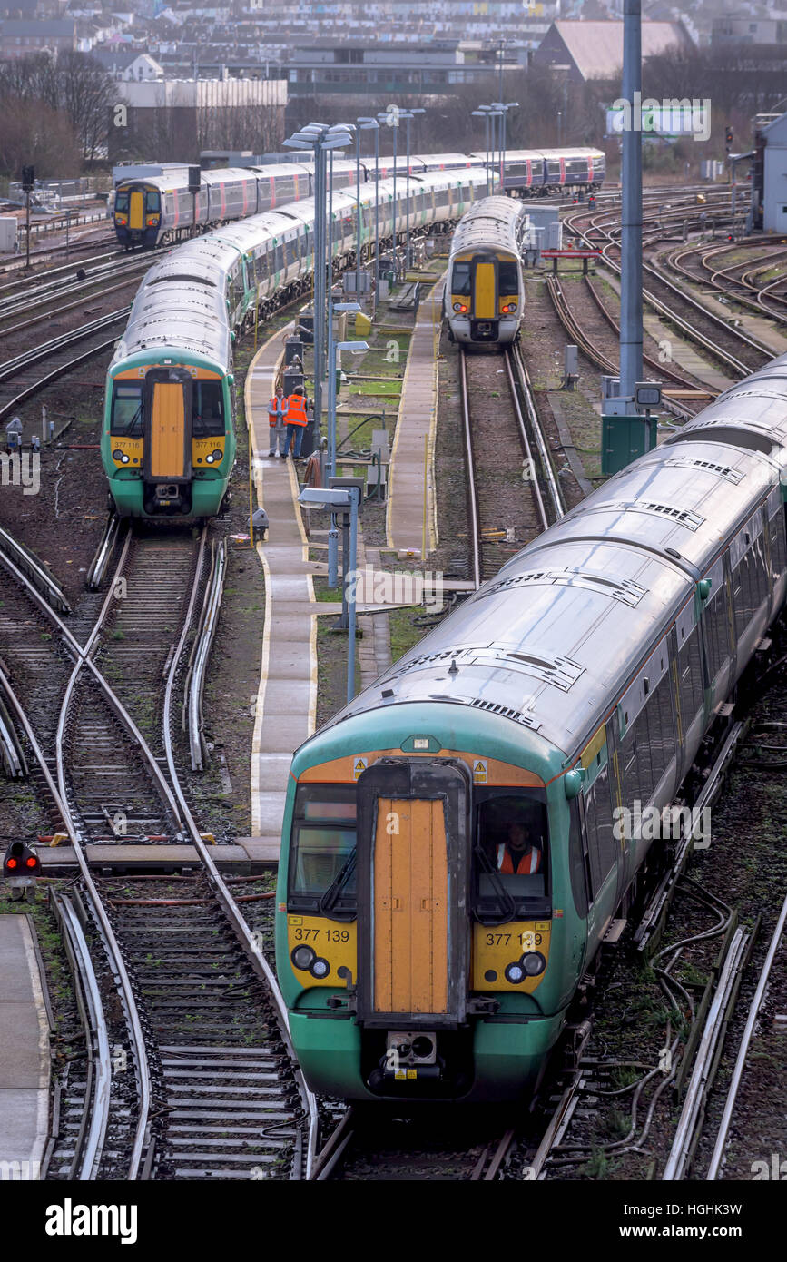 Le matériel roulant à l'extérieur de la gare de Brighton ce matin, car les chauffeurs de Southern Rail aller en grève à nouveau. Banque D'Images